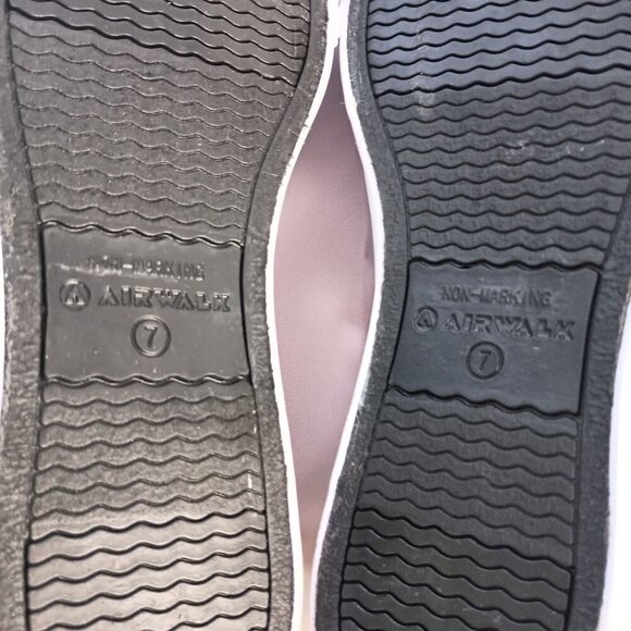 Airwalk Legacee Canvas Floral Sneakers Size 7 NWOB Blue Cream Casual Shoes - Picture 4 of 8